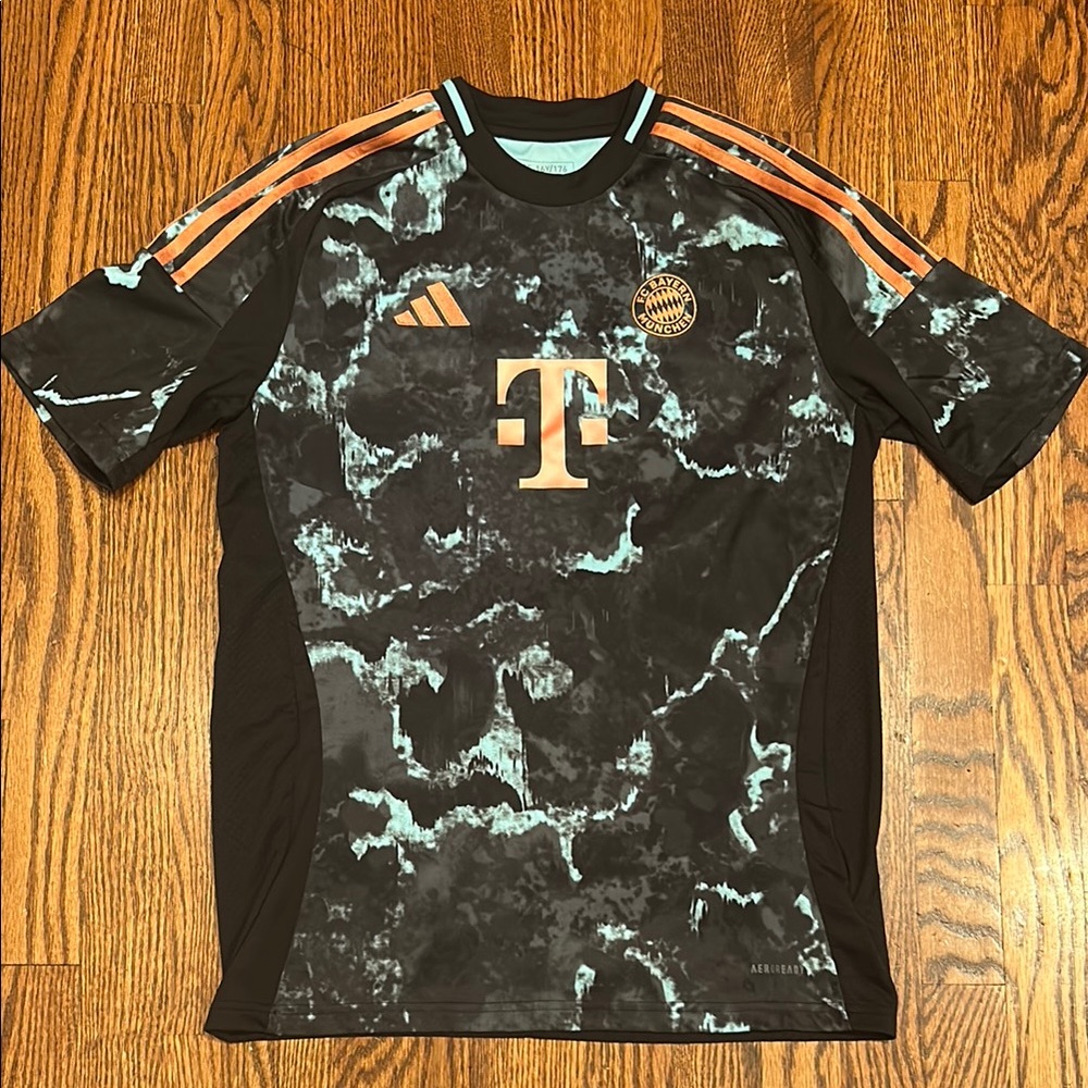 Adidas Bayern Munchen Jersey
